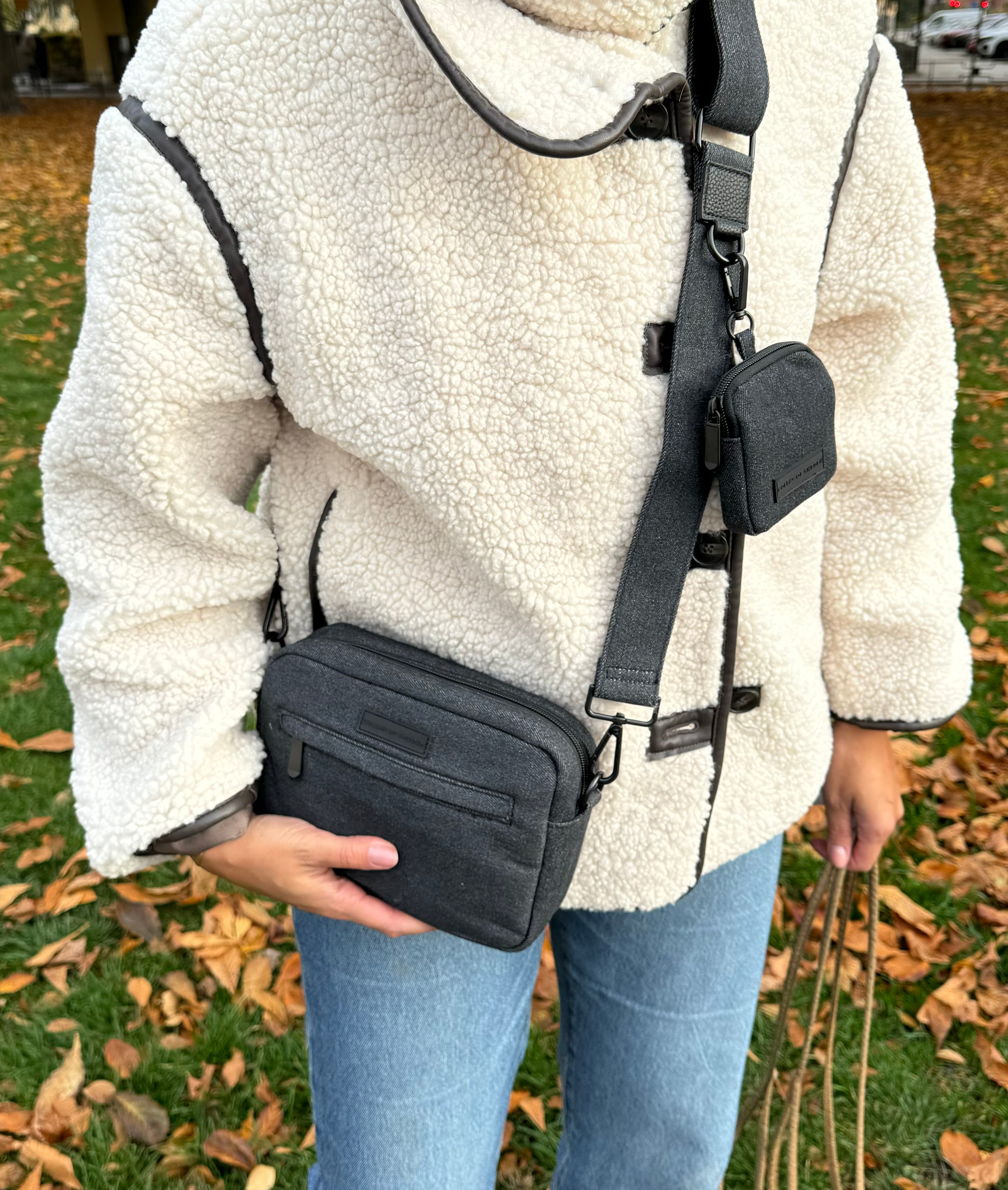 Bolso vaquero negro para paseo de perros - Crossbody