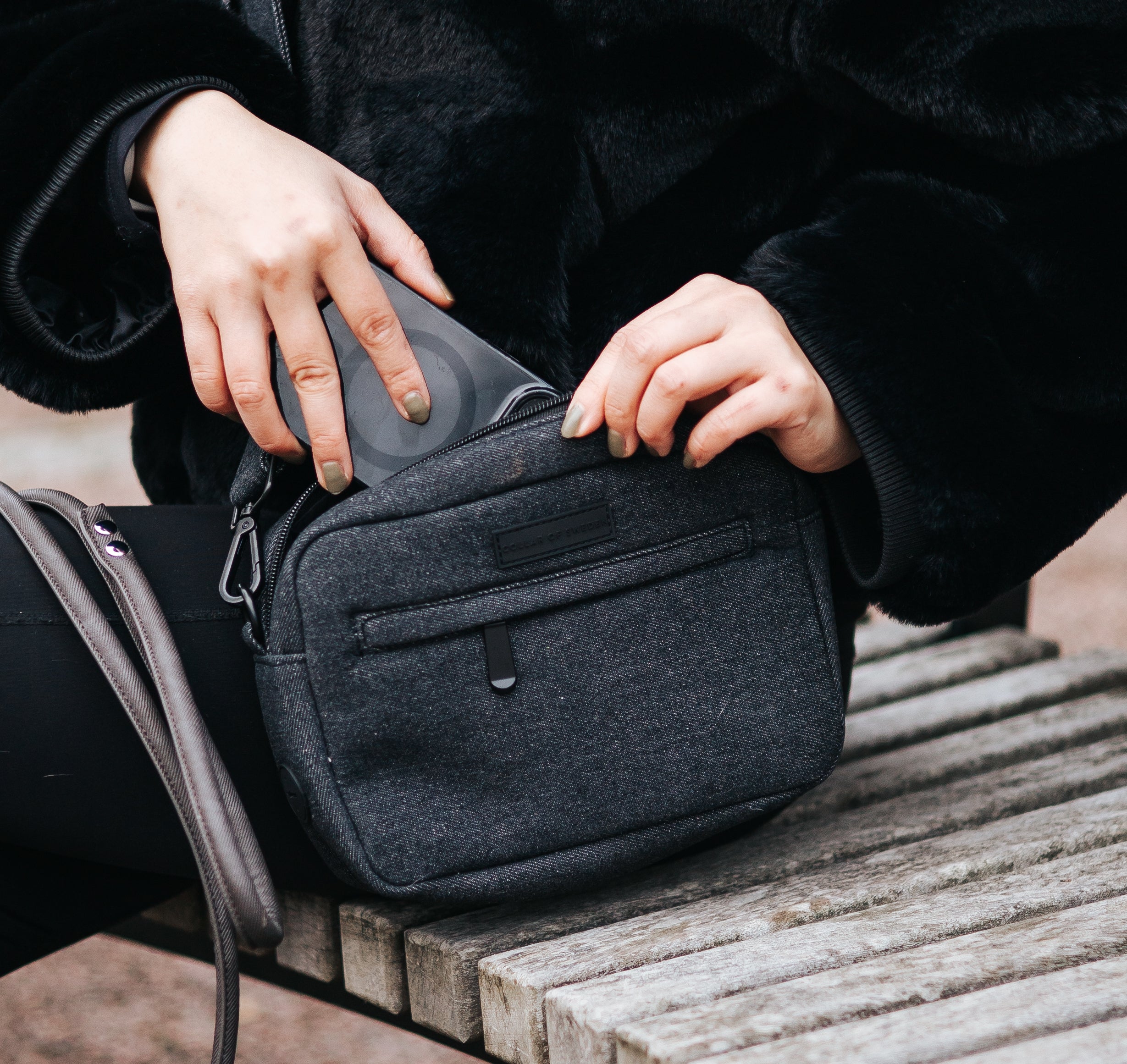 Bolso vaquero negro para paseo de perros - Crossbody