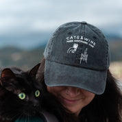 Gorra de mezclilla negra - Logotipo "Cats & Wine Make Everything Fine" 