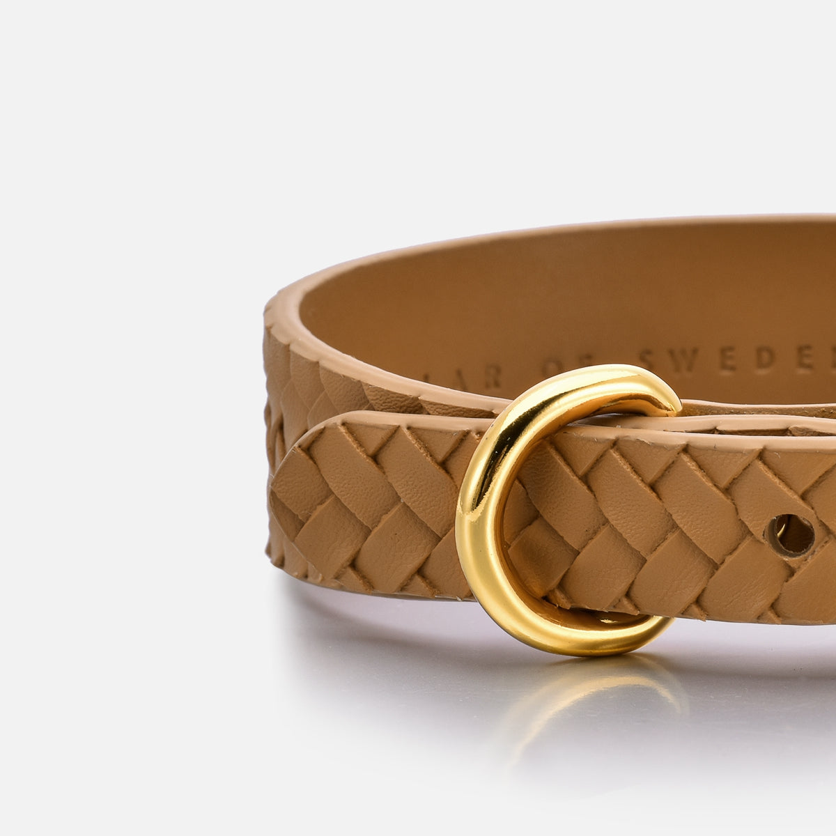 Collar trenzado marrón fino para perro