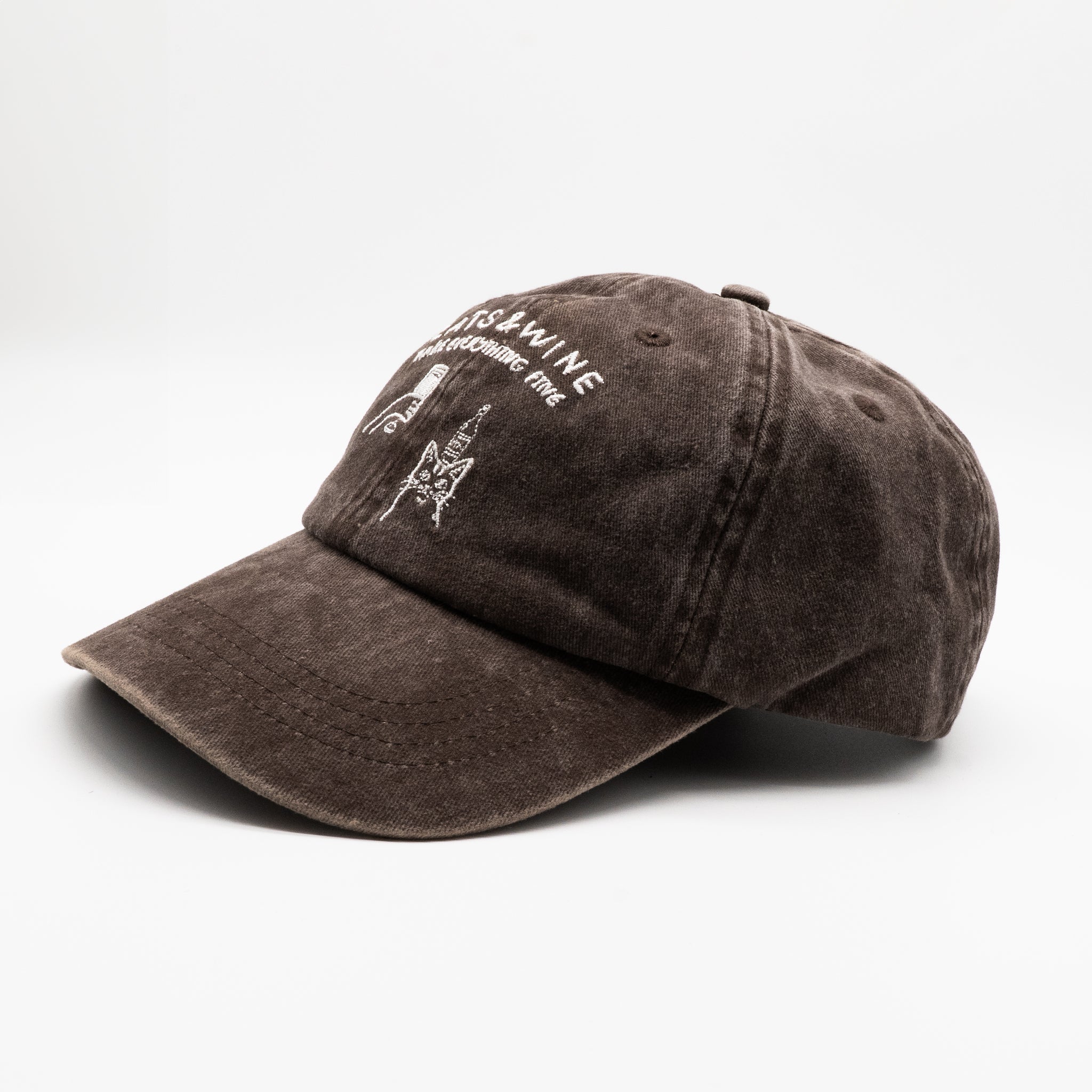 Gorra vaquera marrón - Logo "Cats & Wine Make Everything Fine" 