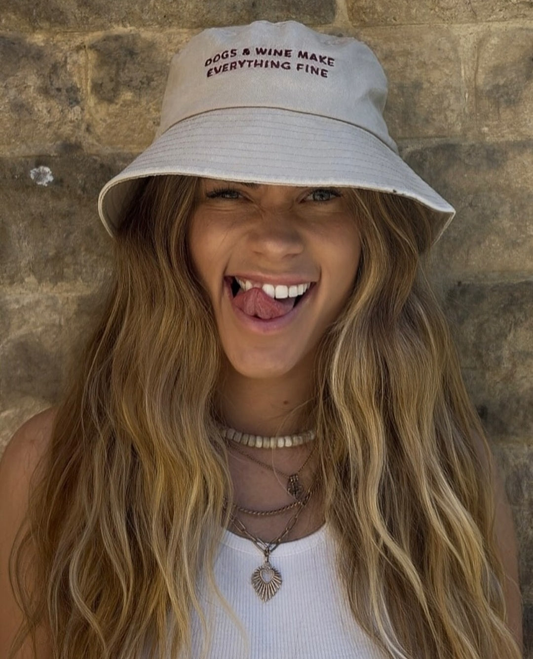 Gorro vaquero beige - Dogs & Wine Make Everything Fine